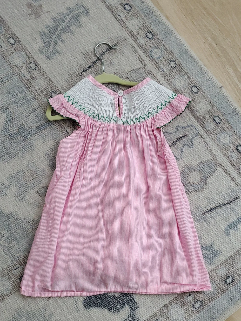 N/A pink smocked